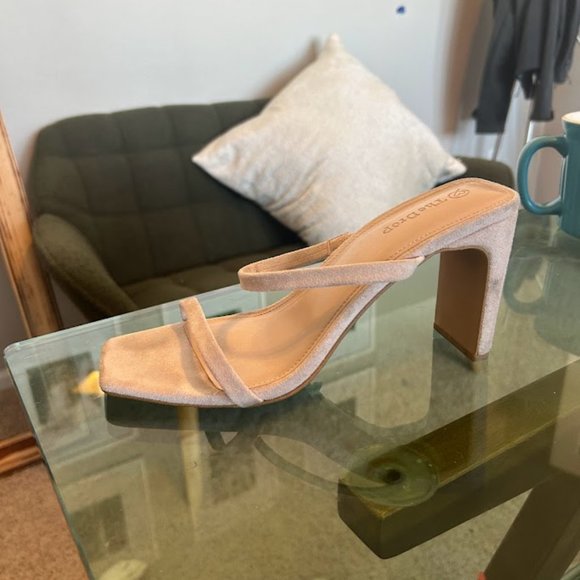 sandals - Picture 2 of 2